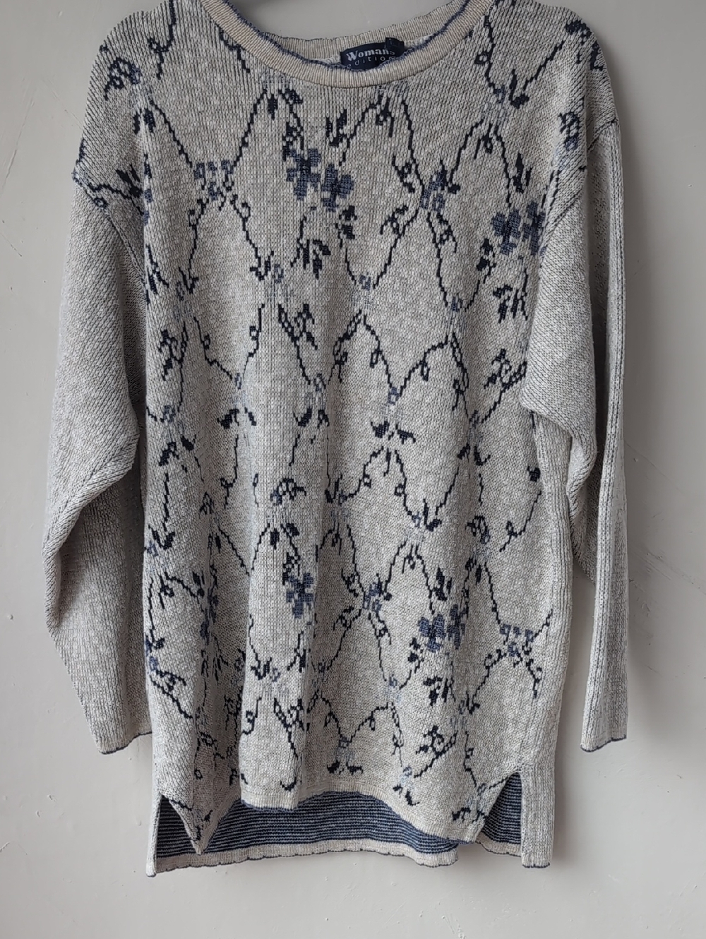 Classic Scoopneck Sweater in Light Gray with Navy Pattern